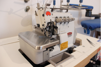 裁線(xiàn)設(shè)備